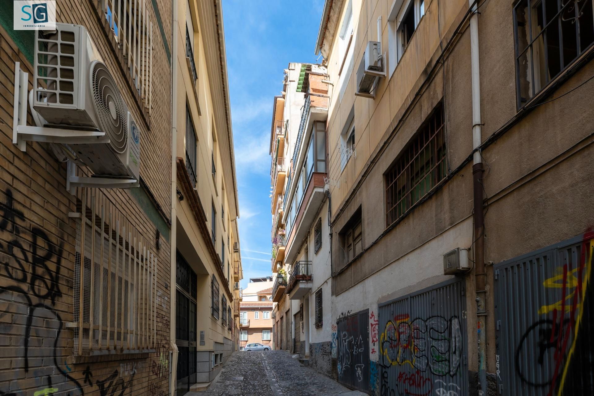 Außenansicht von Haus oder Chalet zum Verkauf in  Granada Capital mit Klimaanlage, Terrasse und Abstellraum