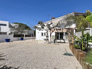 House with garden for sale in peni 167