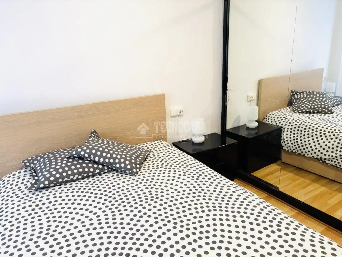 Bedroom of Flat for sale in Zaragoza  with Heating