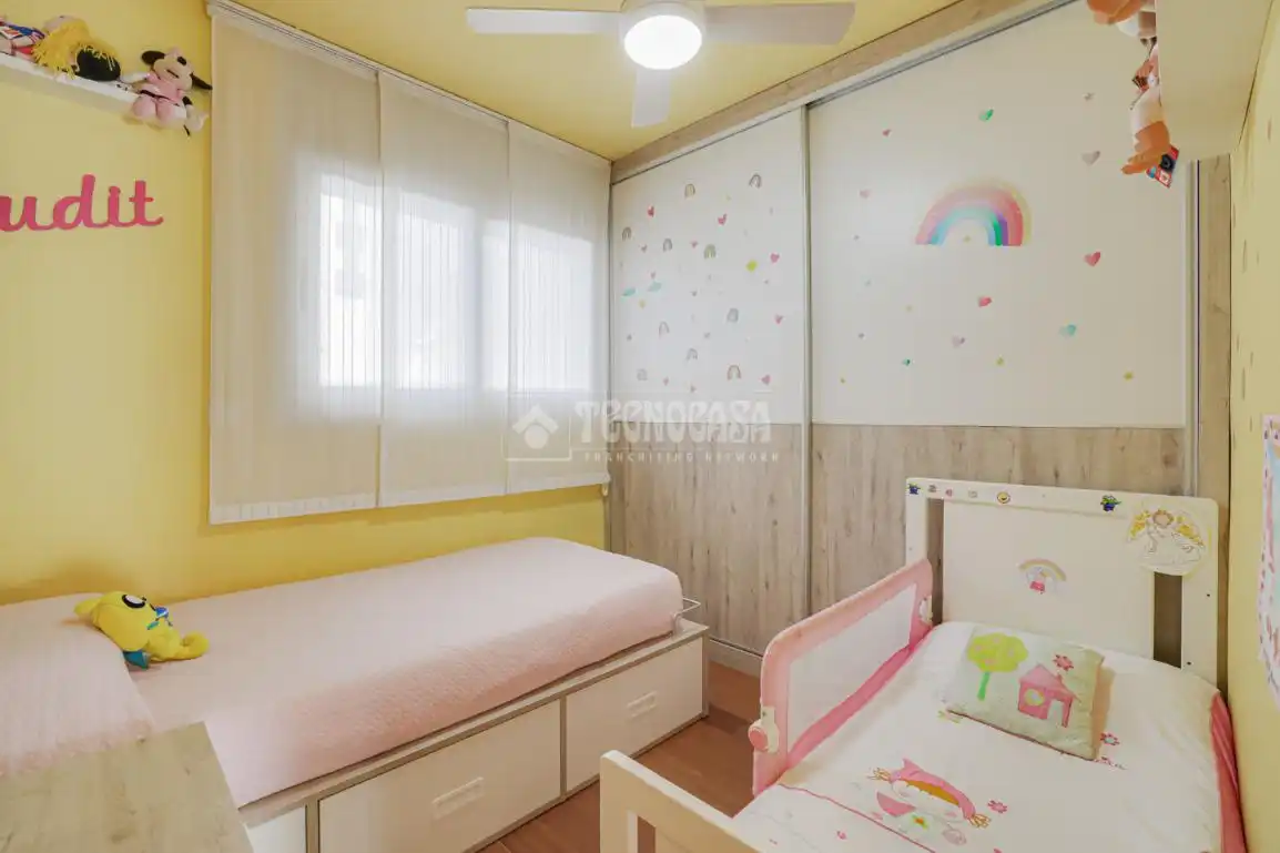 Habitación de Piso en venta en L'Hospitalet de Llobregat con Aire acondicionado, Calefacción y Balcón
