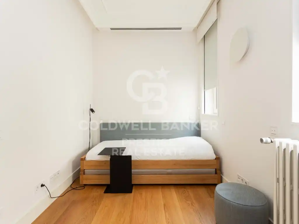 Bedroom of Attic for sale in Barcelona  with Terrace, Swimming Pool and Balcony