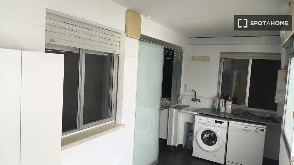 Cocina de Apartamento para compartir en Godella con Aire acondicionado, Terraza y Amueblado