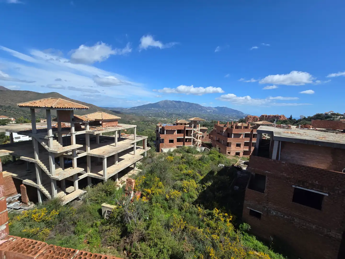 Vista exterior de Edifici en venda en Ojén amb Piscina comunitària
