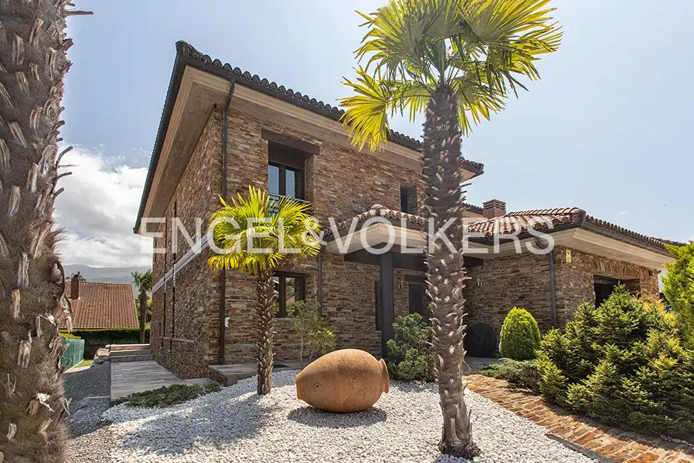 Casa con terrazza in vendita a Colunga