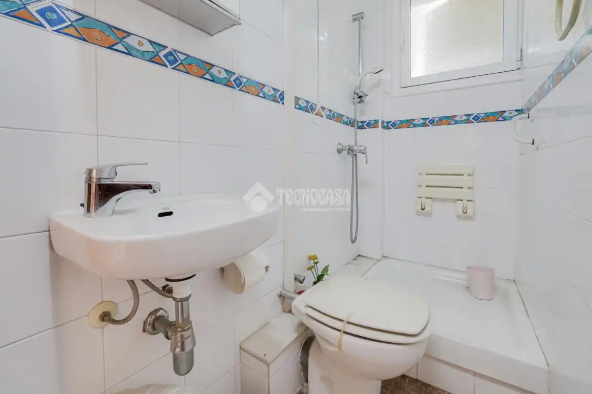 Baño de Piso en venta en Barcelona con Balcón