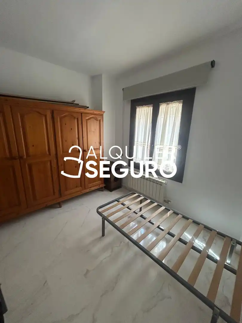 Schlafzimmer von Wohnung zur Miete in La Zubia mit Klimaanlage, Heizung und Terrasse