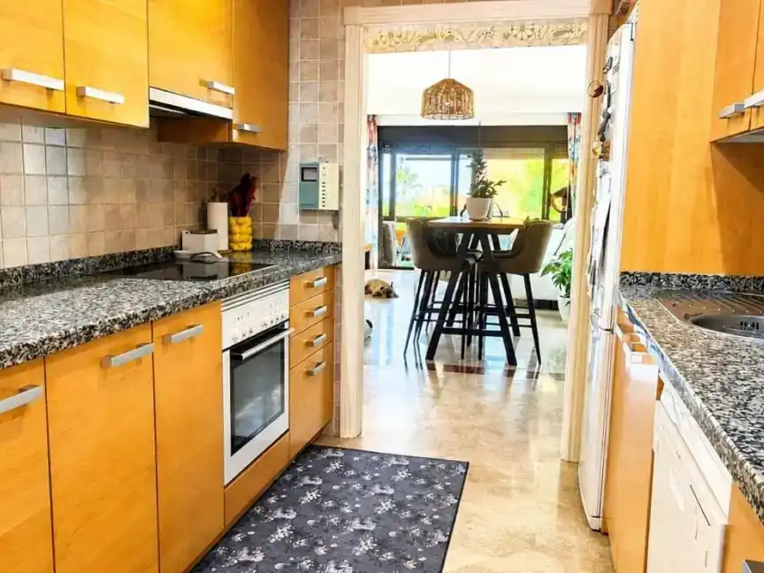 Cocina de Piso en venta en Estepona con Aire acondicionado, Piscina y Balcón