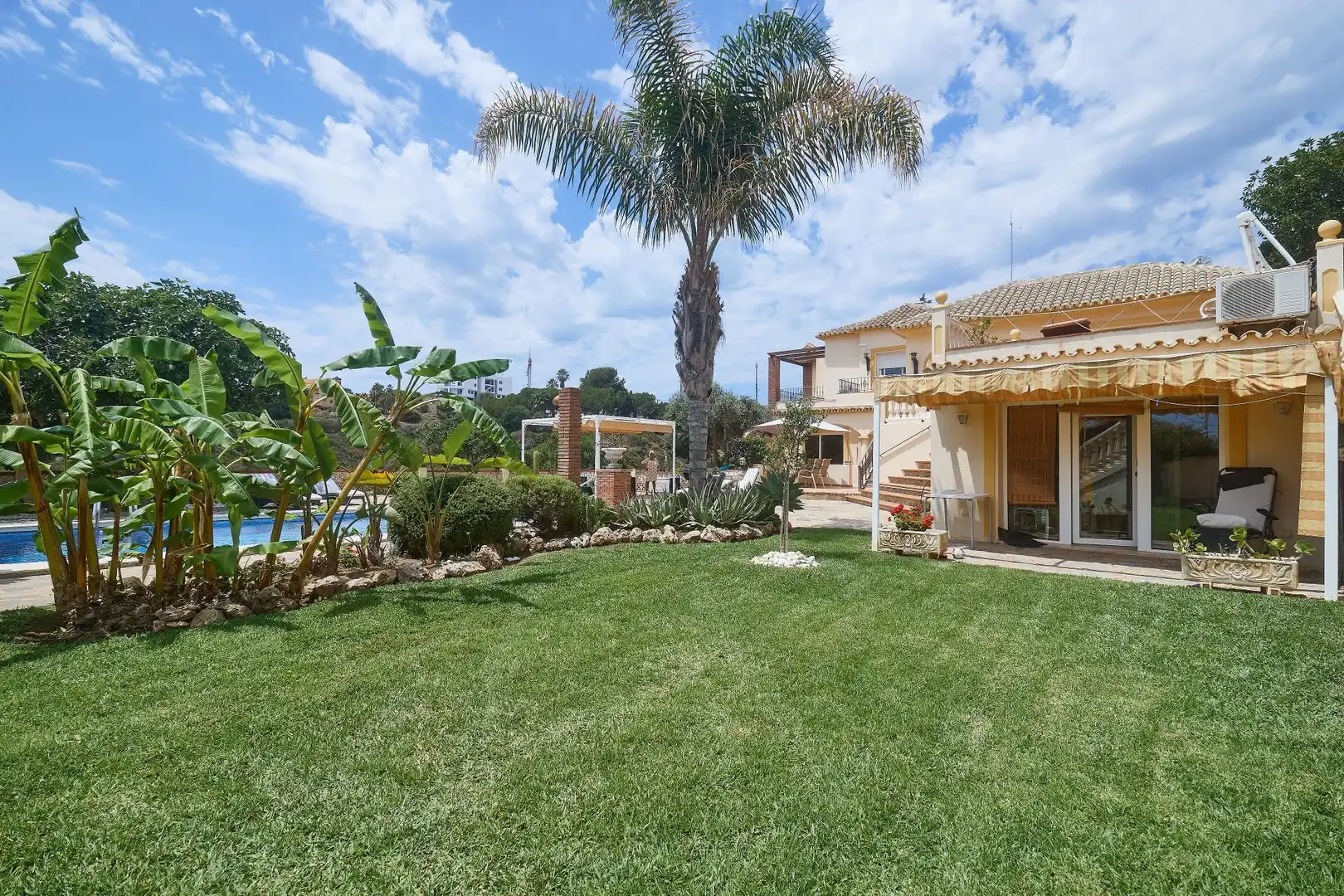 Chalet con piscina en venta en El Faro de Calaburra - Chaparral, imagen 42