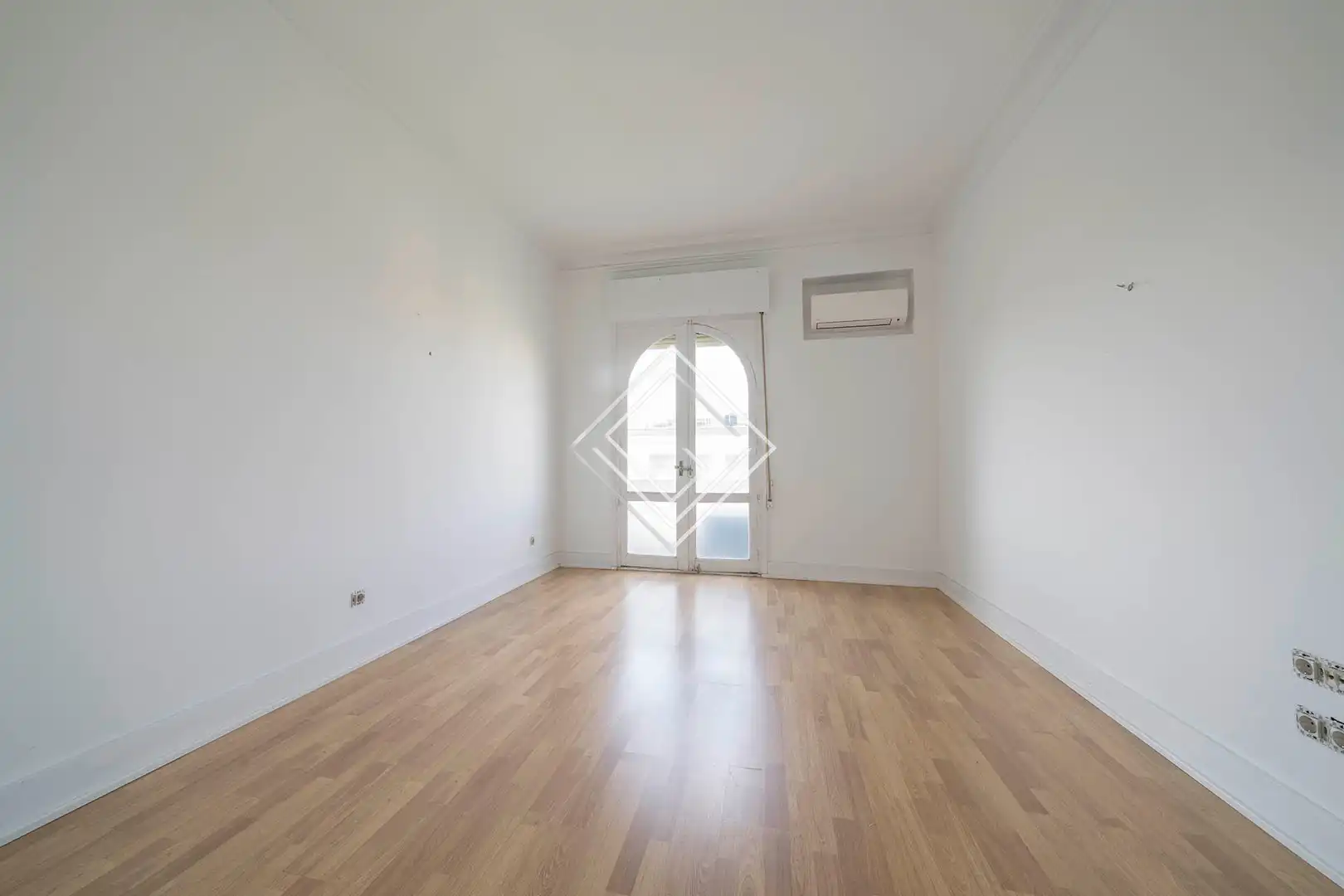 Bedroom of Office for sale in Madrid