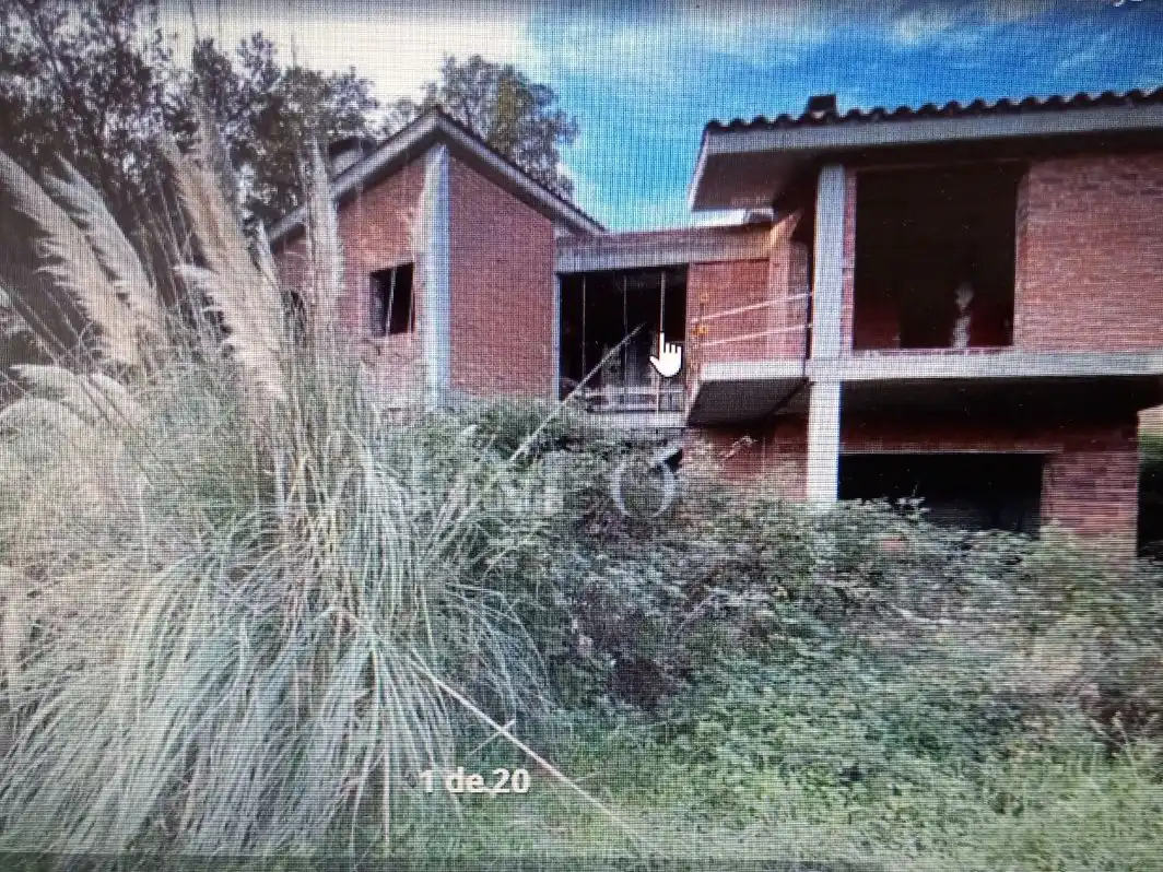 Casa amb jardí en venda a Carrer Guineu 84
