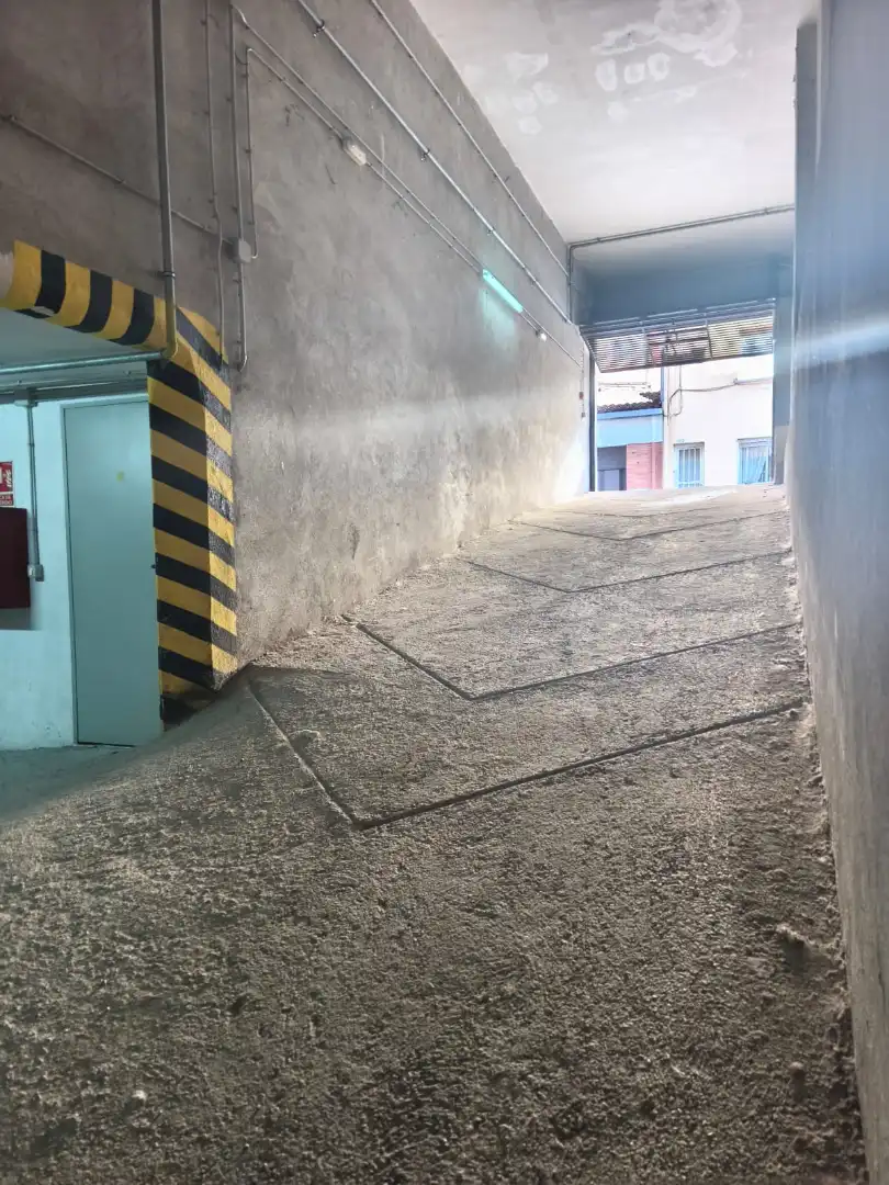 Einzelparkplatz zum Verkauf in Carrer de Girona, imagen 4