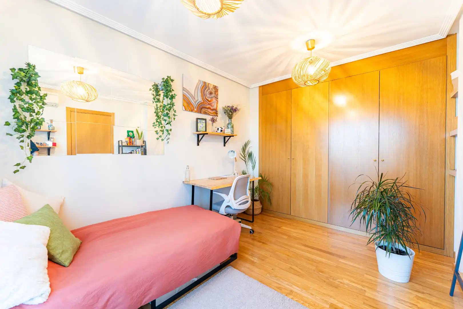 Dormitori de Casa adosada en venda en Torrelodones amb Aire condicionat, Calefacció i Jardí privat