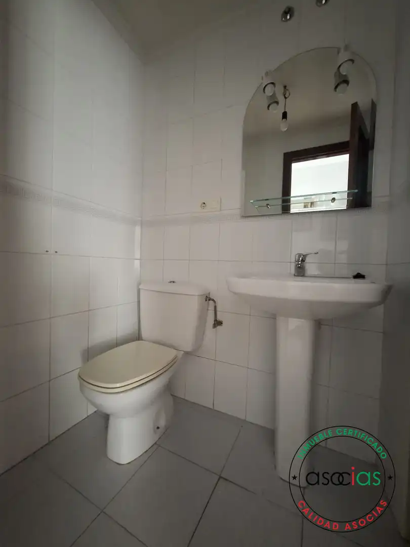 Baño de Piso en venta en Gijón  con Calefacción, Parquet y Trastero