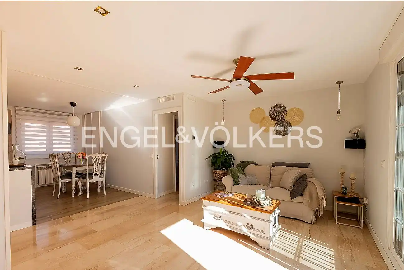 Living room of Attic for sale in Madrid  with Air Conditioner, Heating and Private garden