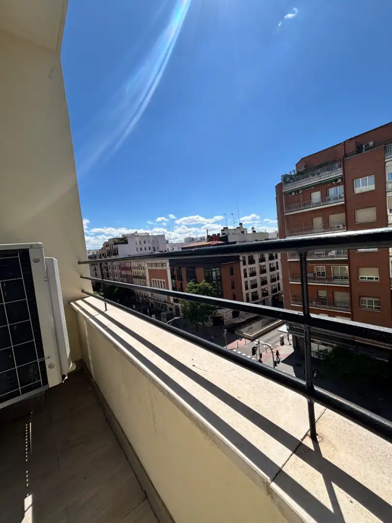 Außenansicht von Wohnung zur Miete in Madrid mit Klimaanlage, Heizung und Möbliert