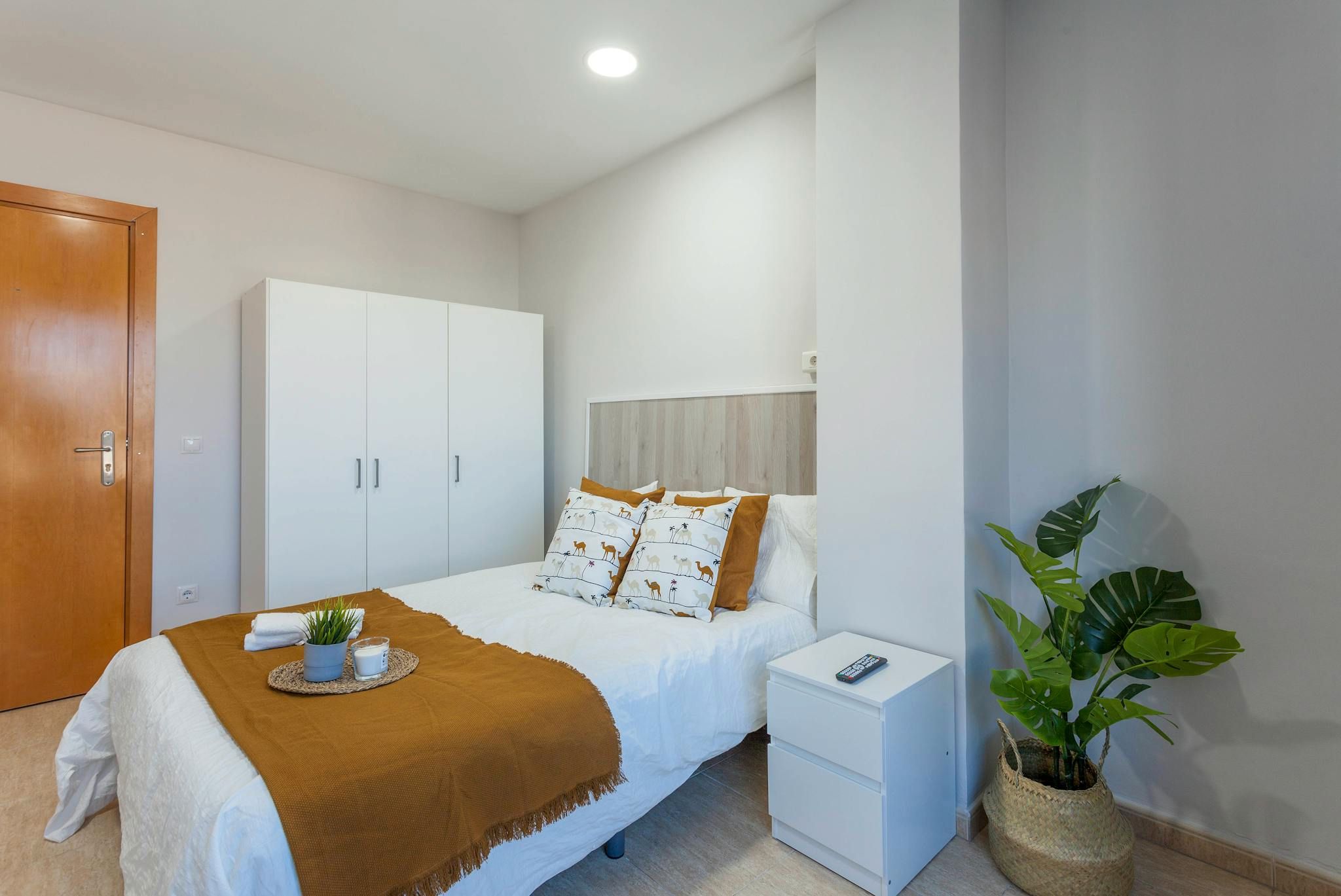 Dormitori de Pis per a compartir en  Valencia Capital amb Moblat, Rentadora i TV