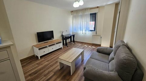 Foto 2 de Piso de alquiler en Salamanca - Calle Luis Sala Balust, Pizarrales, Salamanca Capital