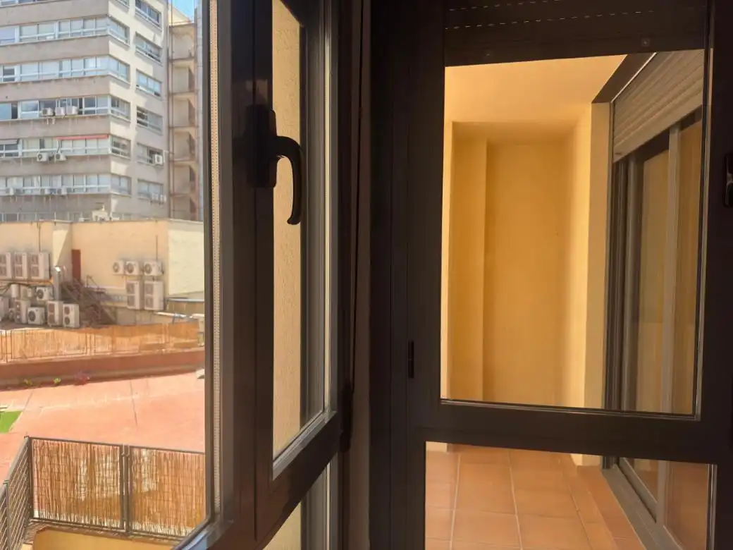 Terrasse von Wohnung zum Verkauf in Zaragoza mit Klimaanlage, Heizung und Ofen