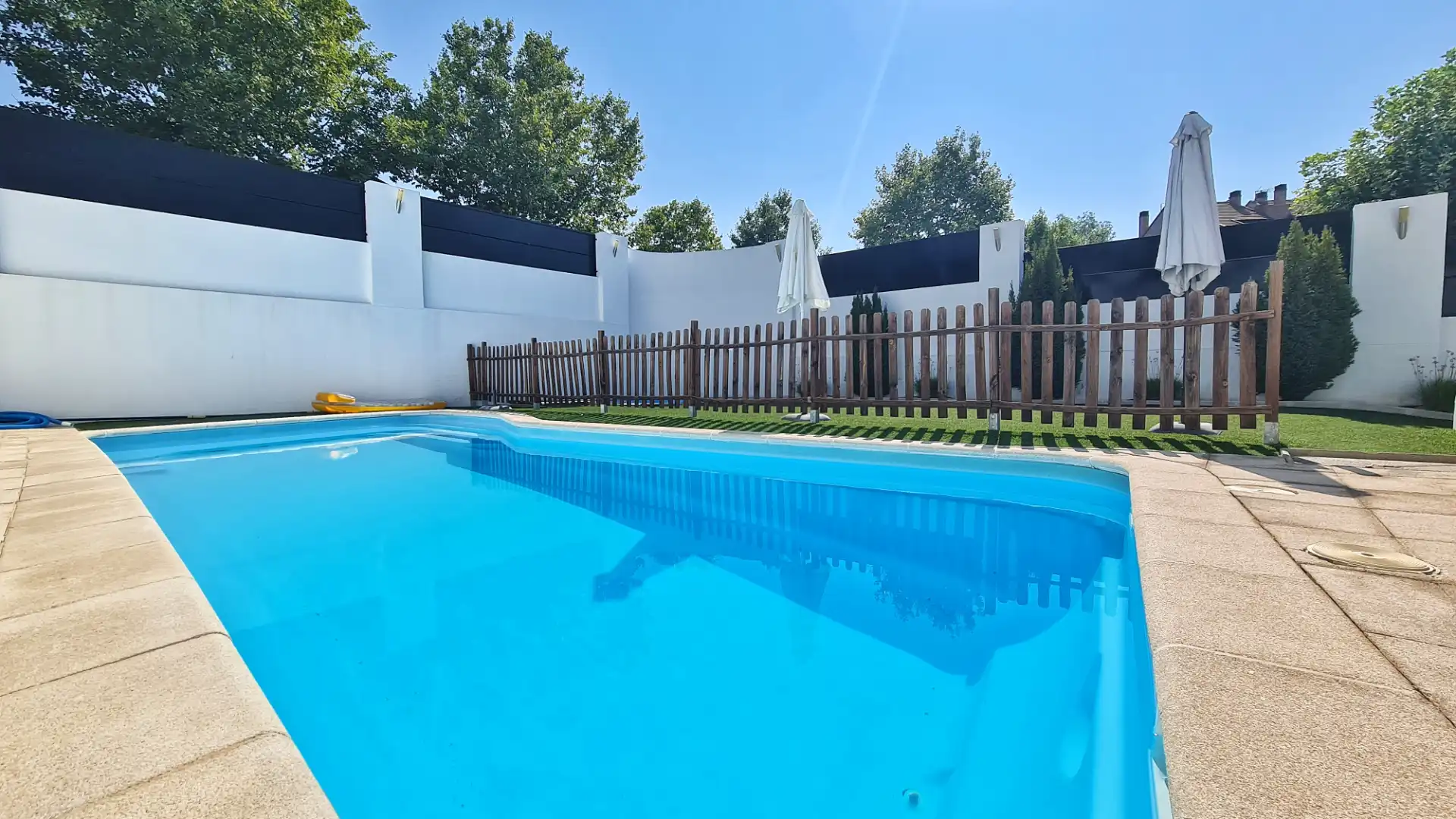 Detached homes for rent in Calle de la Navallera, Centro Comercial - Hospital