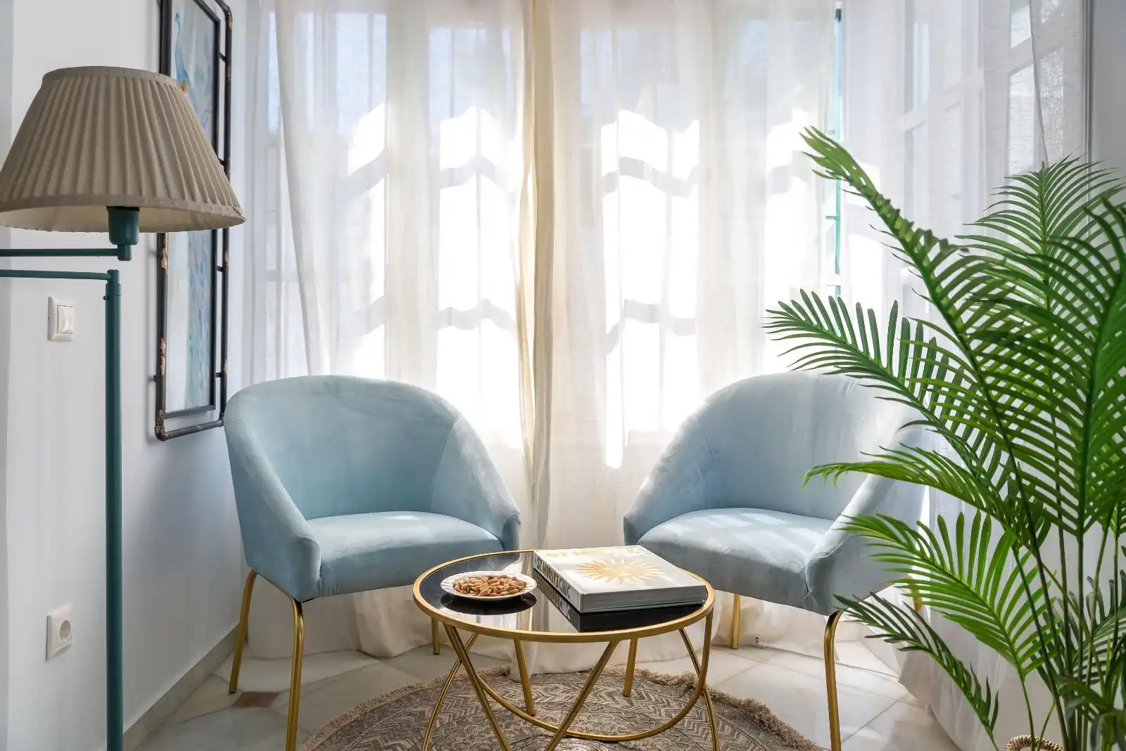 Sala de estar de Casa o chalet en venta en Marbella con Aire acondicionado, Calefacción y Jardín privado