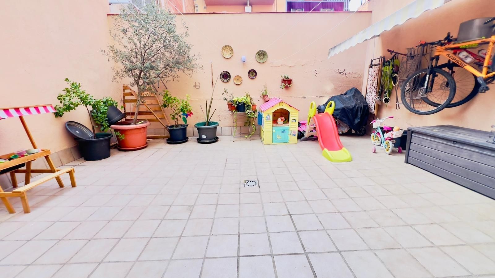 Planta baixa en venda a Carrer MARE ETERNA, El Bon Pastor