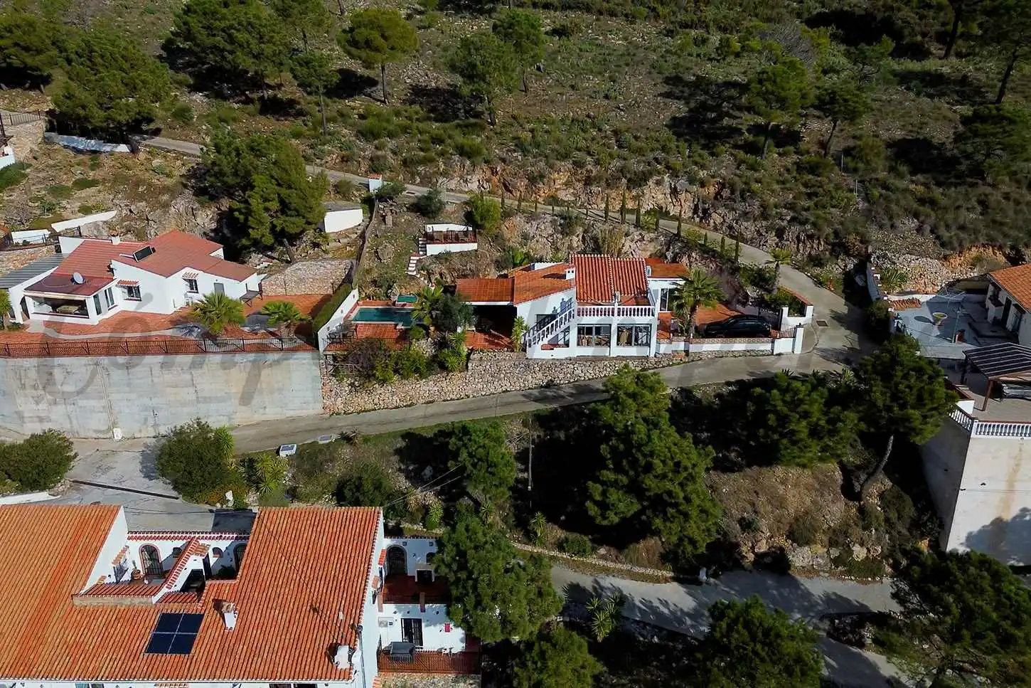 Vista exterior de Finca rústica en venda en Cómpeta amb Aire condicionat, Terrassa i Piscina