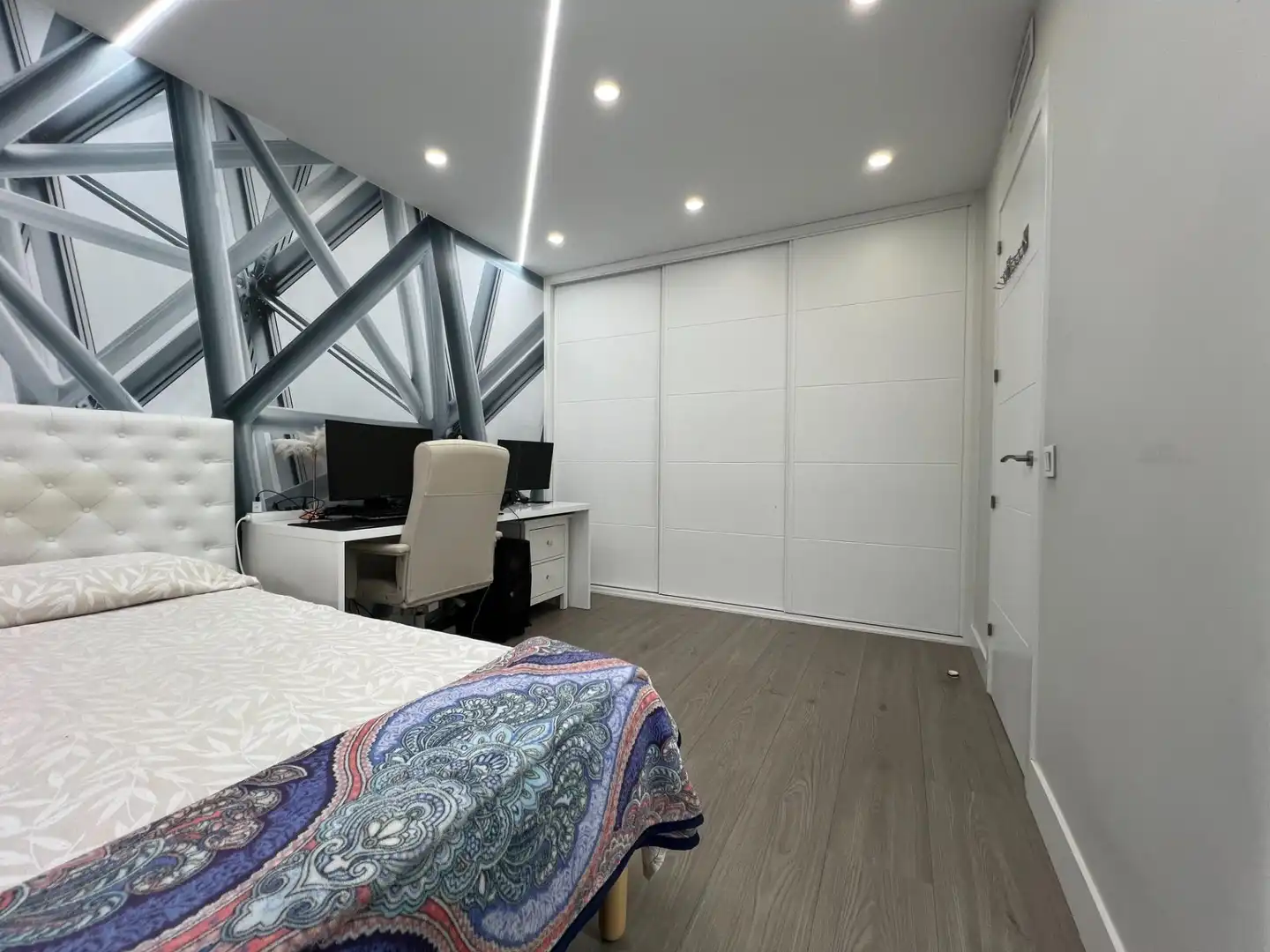 Dormitori de Casa o xalet en venda en Rivas-Vaciamadrid amb Aire condicionat, Calefacció i Jardí privat