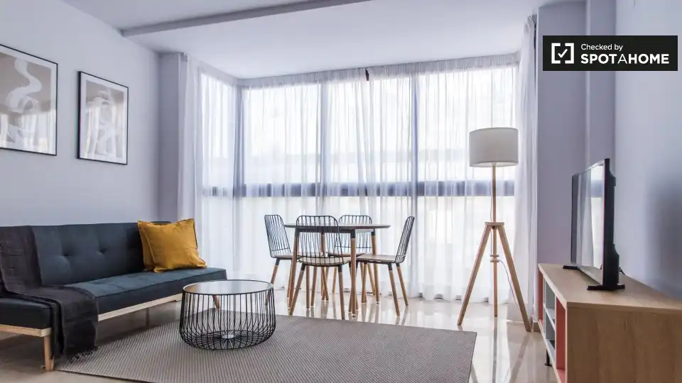 Living room of Flat for rent in Valencia  with Air Conditioner, Heating and Furnished