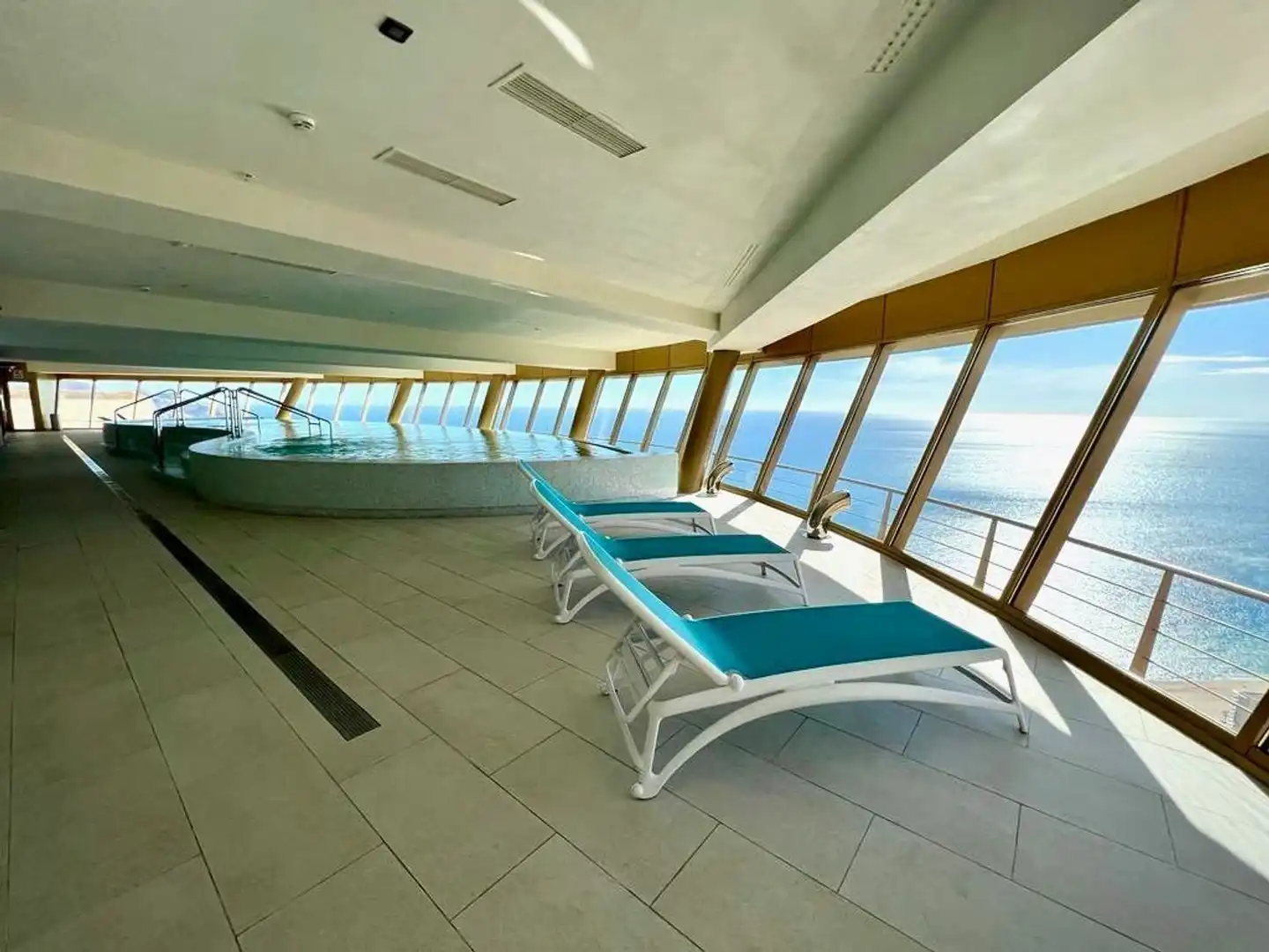 Piscina de Casa o xalet de lloguer en Benidorm amb Aire condicionat, Jardí privat i Moblat