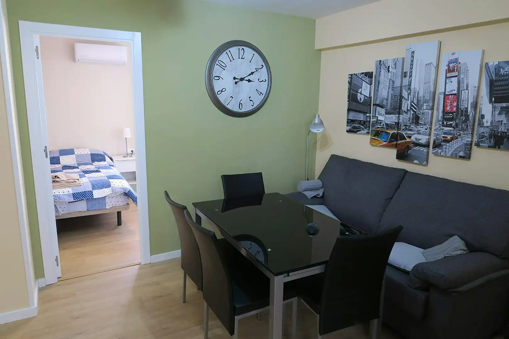 Dining room of Flat for share in Sevilla  with Air Conditioner, Heating and Furnished