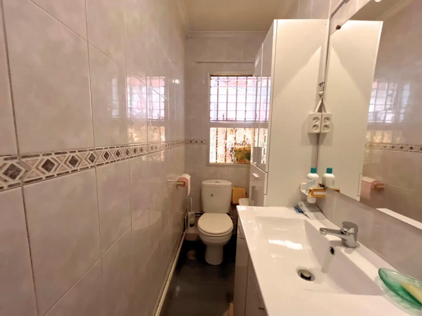 Baño de Piso en venta en Madrid con Calefacción y Balcón