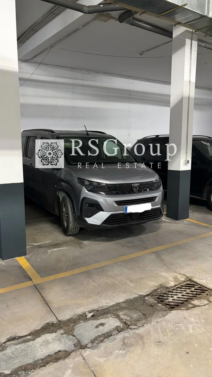 Garaje de alquiler en Ramon y Cajal, Centro