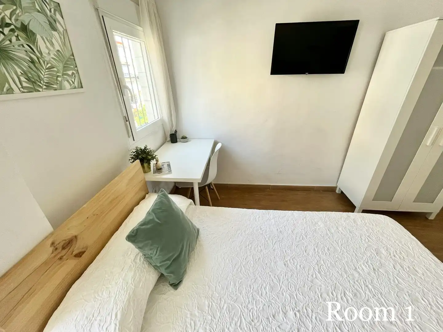 Bedroom of Flat for share in Sevilla  with Furnished, Washing machine and TV