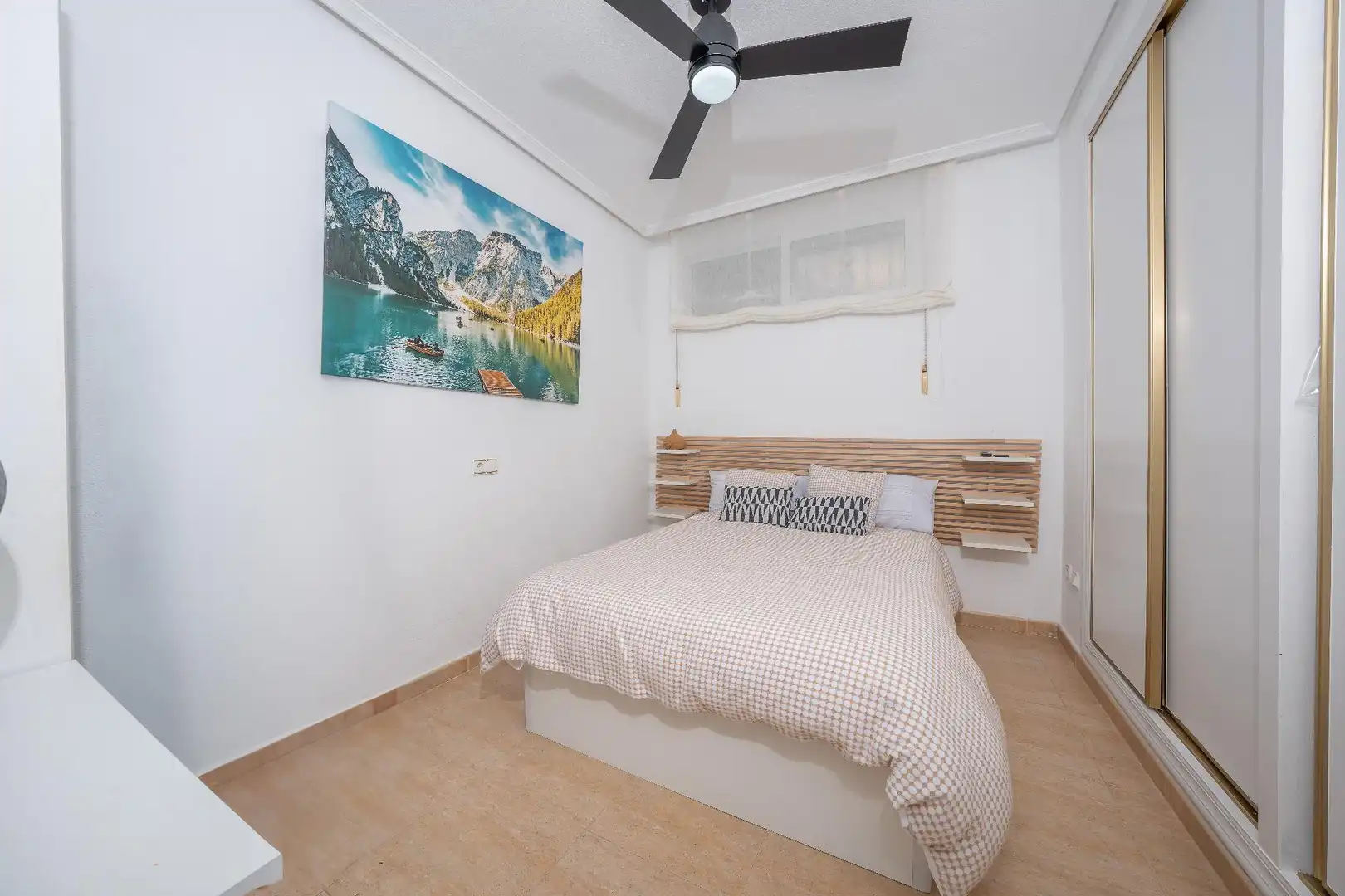 Dormitori de Casa adosada en venda en Torrevieja amb Piscina comunitària