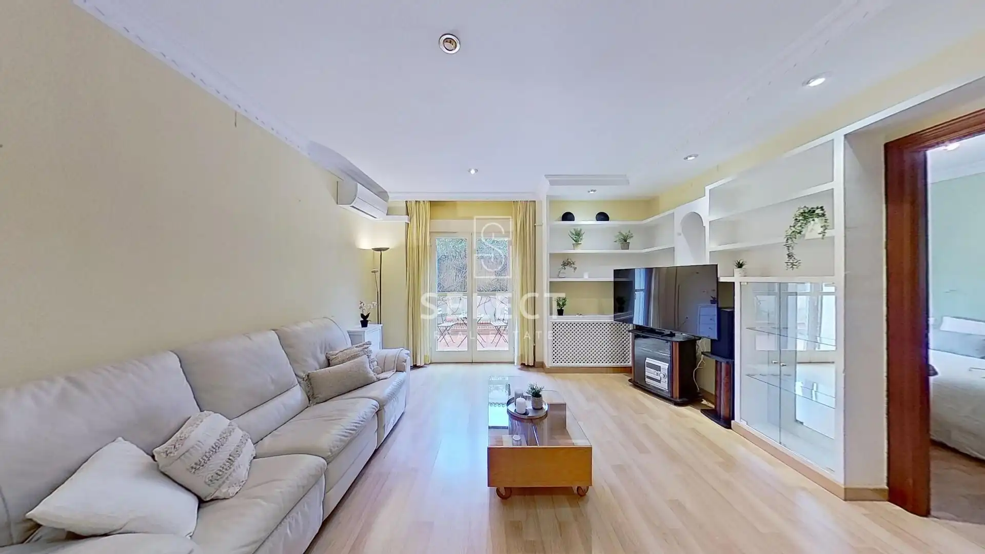 Living room of Apartments for sale in  Granada Capital  with Air Conditioner, Heating and Private garden