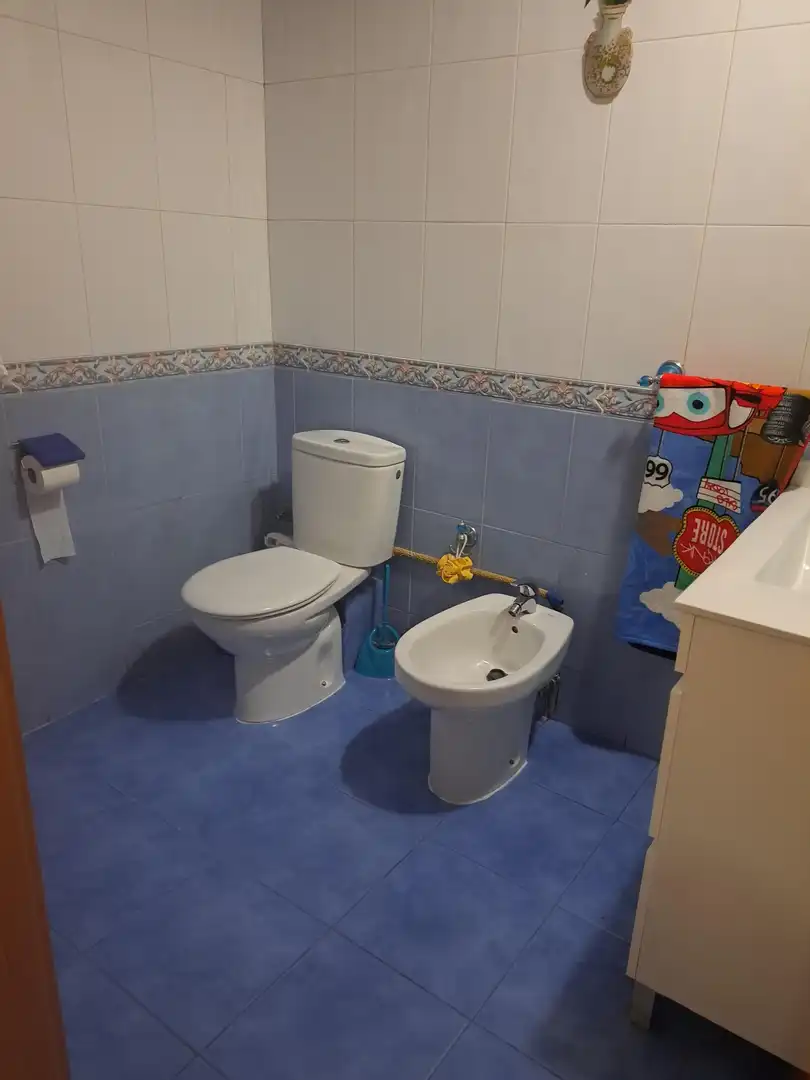 Bany de Pis en venda en Guadix amb Aire condicionat