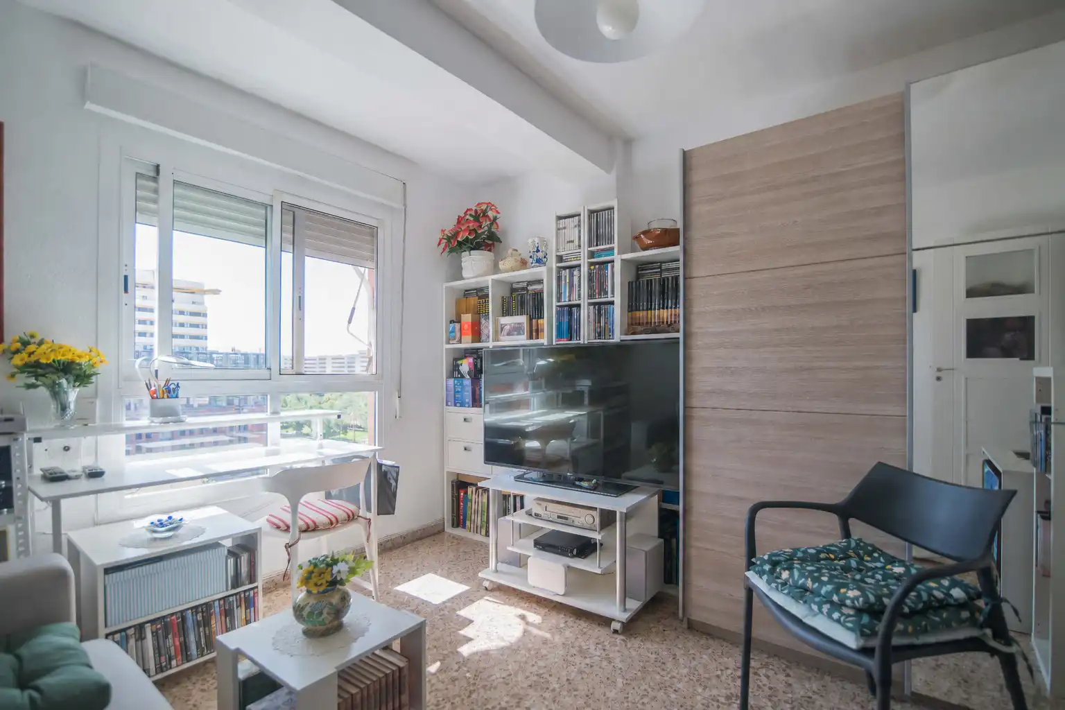 Sala d'estar de Pis en venda en Valencia amb Terrassa, Moblat i Balcó