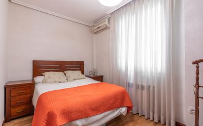 Bedroom of Flat for sale in  Madrid Capital  with Heating