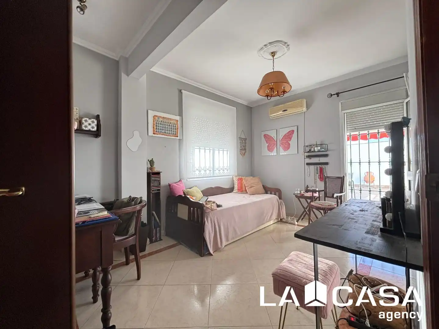 Sala d'estar de Casa o xalet en venda en Dos Hermanas amb Balcó