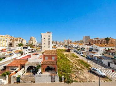 Bungalow amb balcó en venda a Nueva Torrevieja - Aguas Nuevas