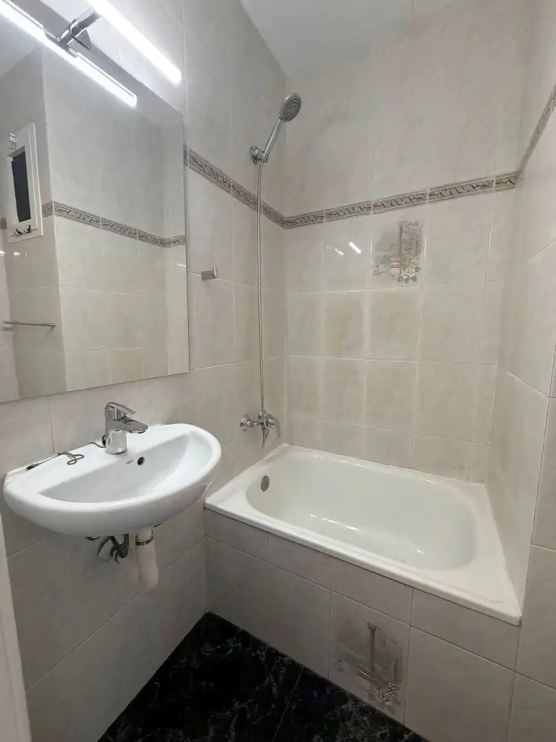 Baño de Piso en venta en L'Hospitalet de Llobregat con Aire acondicionado, Parquet y Horno
