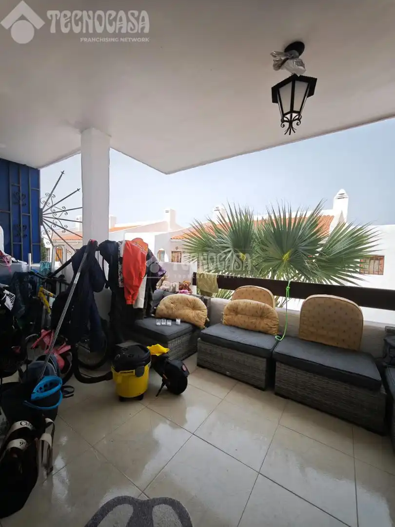 Terraza de Piso en venta en Arona con Piscina comunitaria