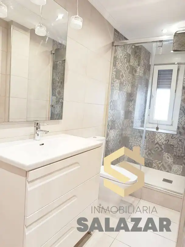 Baño de Piso de alquiler en Usansolo con Calefacción y Balcón