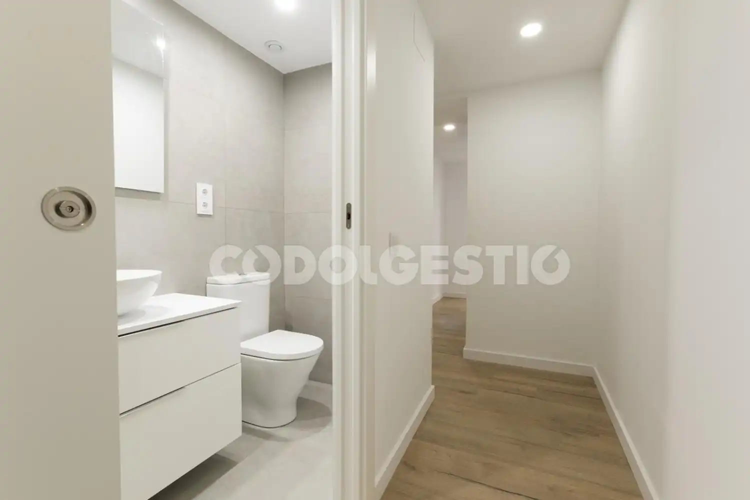 Baño de Piso de alquiler en Vic con Balcón