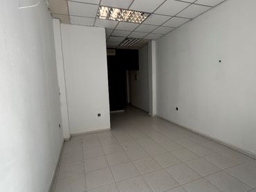 Locale commerciale in affitto a Calle del Doctor Isla 8