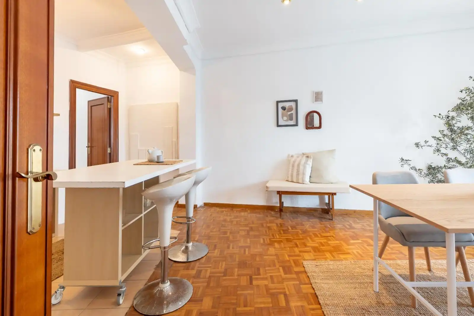 Sala d'estar de Pis en venda en Valencia amb Parquet i Balcó