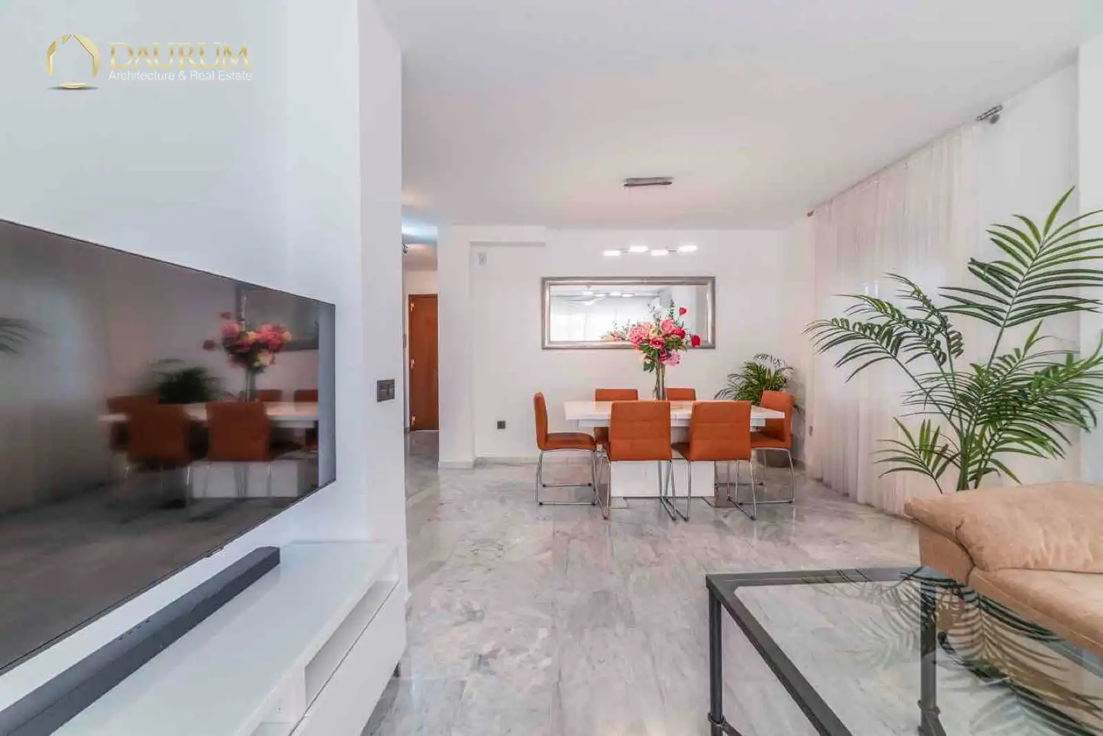 Sala de estar de Casa adosada en venta en Bormujos con Aire acondicionado, Calefacción y Terraza