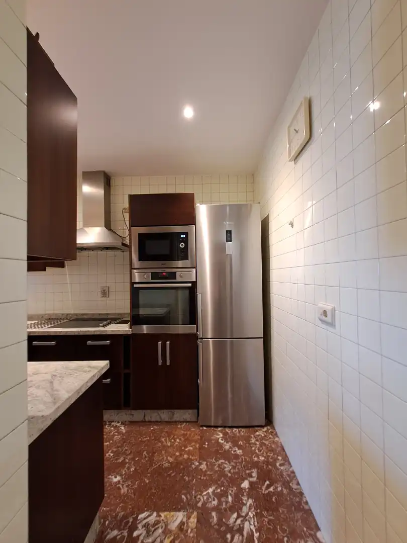 Cocina de Piso de alquiler en A Coruña Capital  con Calefacción, Terraza y Amueblado