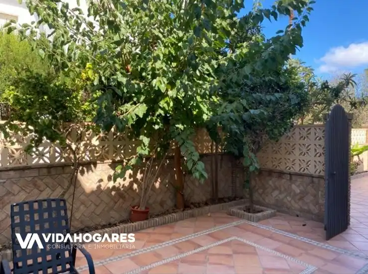 Garden of Houses for sale in Rota