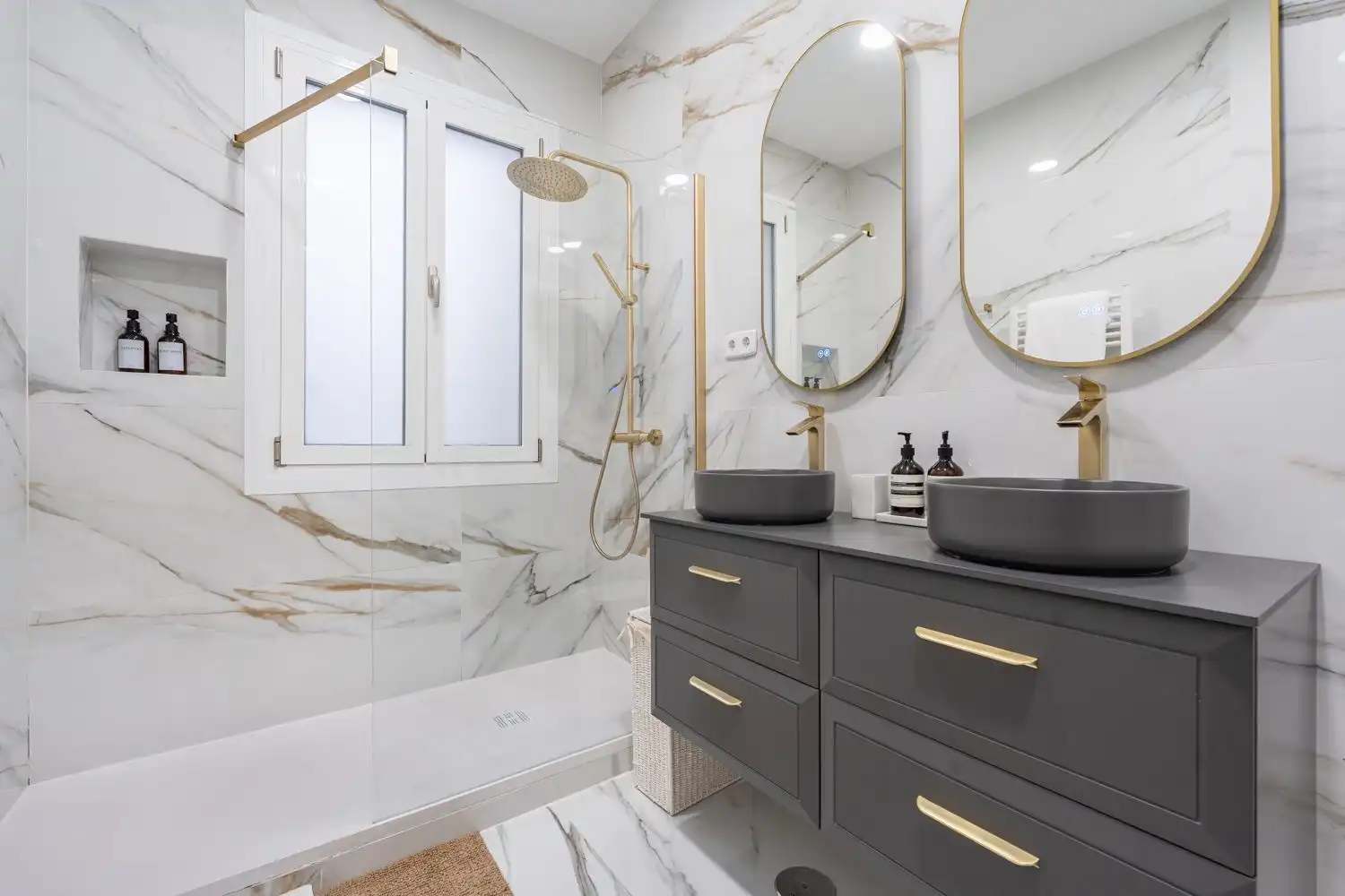 Baño de Piso en venta en Madrid con Aire acondicionado y Amueblado